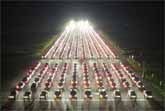 World Record Tesla Light Show – 1,150 Cars in Perfect Sync